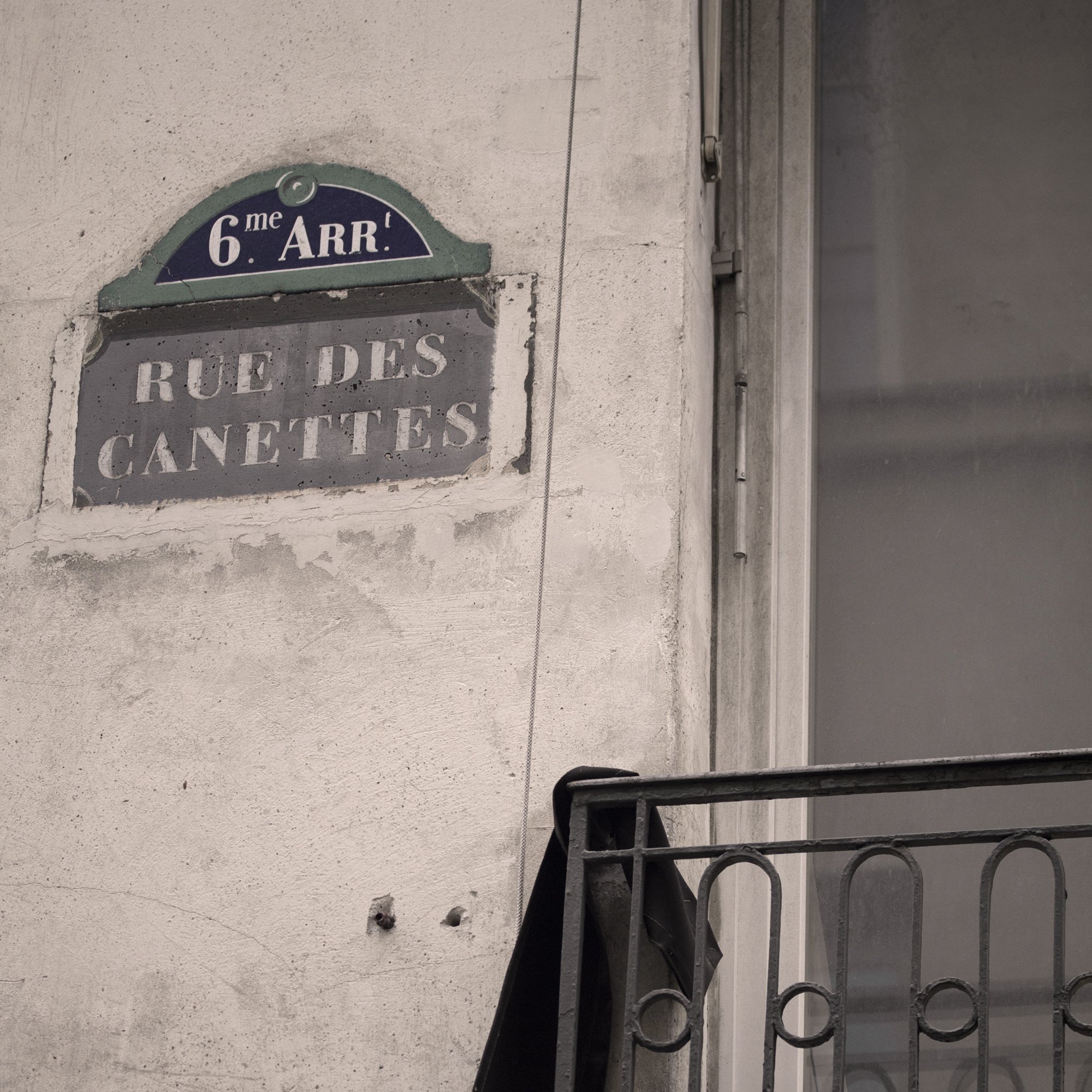 paris_3c118b23-bd96-468e-8996-435b9f56eae8_2000x